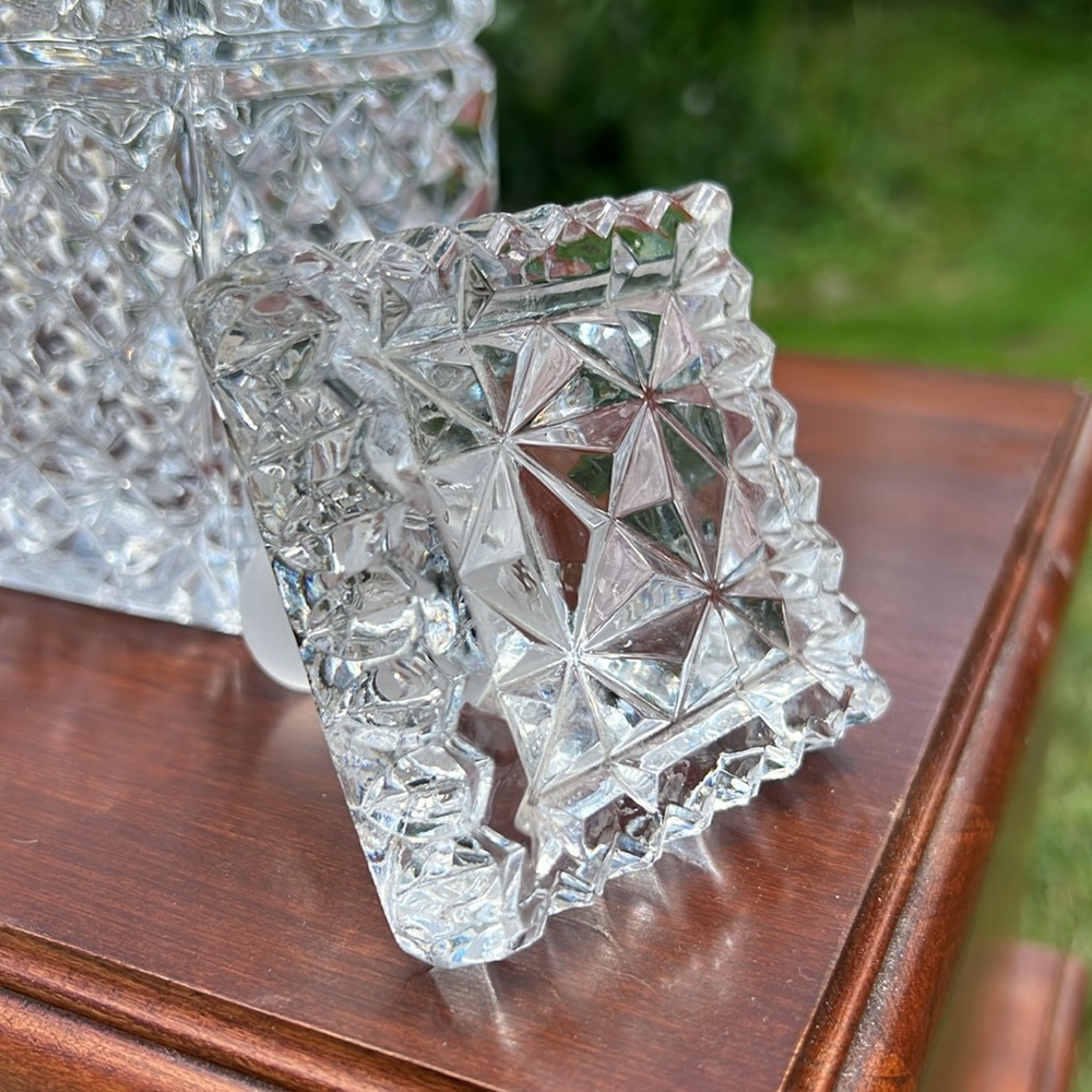 Heavy Cut Crystal Glass Liquor Decanter Whiskey Bourbon Vintage Parlor Lounge - Picture 7 of 13